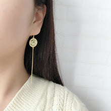 Load image into Gallery viewer, LM x LDN 1988 Coin Earring
